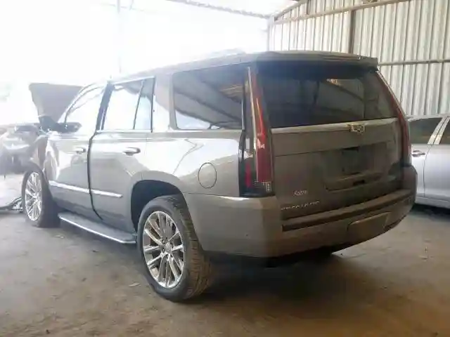 1GYS3BKJ8HR155320 2017 CADILLAC ESCALADE LUXURY-2
