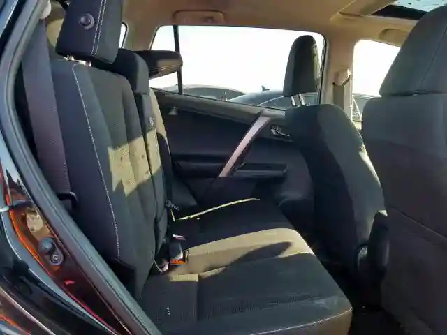 JTMRJREV4JD208261 2018 TOYOTA RAV4 HV LE-5