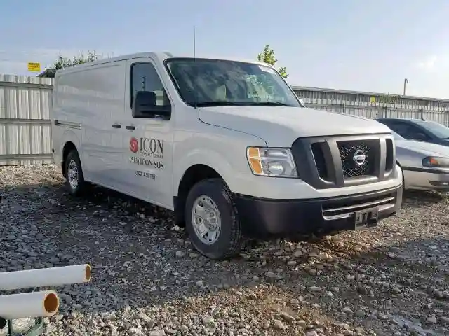1N6BF0KM7JN811027 2018 NISSAN NV 1500 S-0