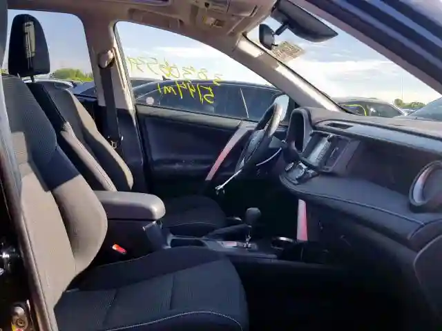 JTMRJREV4JD208261 2018 TOYOTA RAV4 HV LE-4