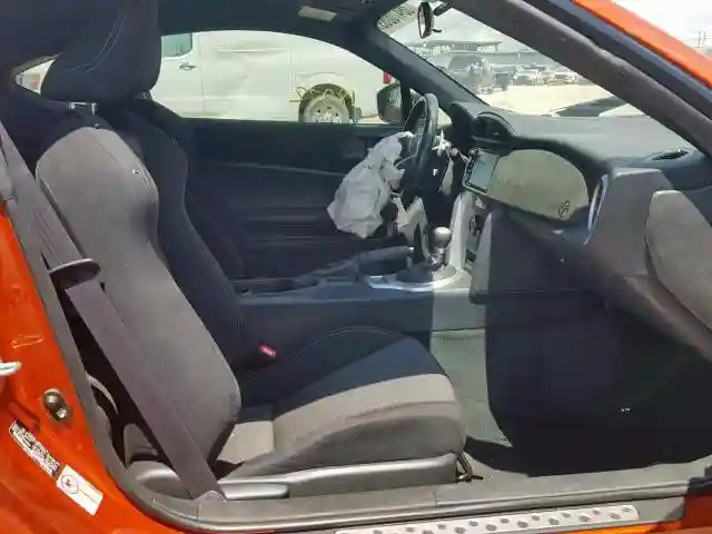 JF1ZNAA17H8710084 2017 TOYOTA 86 BASE-4