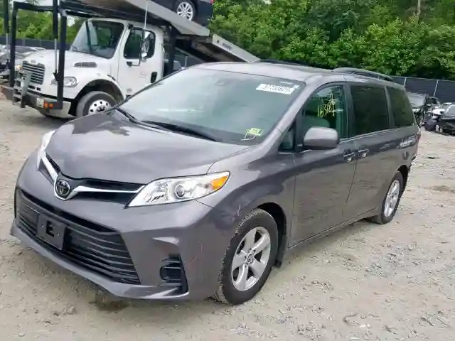 5TDKZ3DC4JS956827 2018 TOYOTA SIENNA LE-1