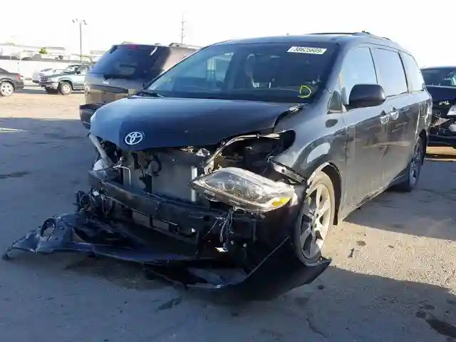 5TDXK3DCXGS765299 2016 TOYOTA SIENNA SE-1