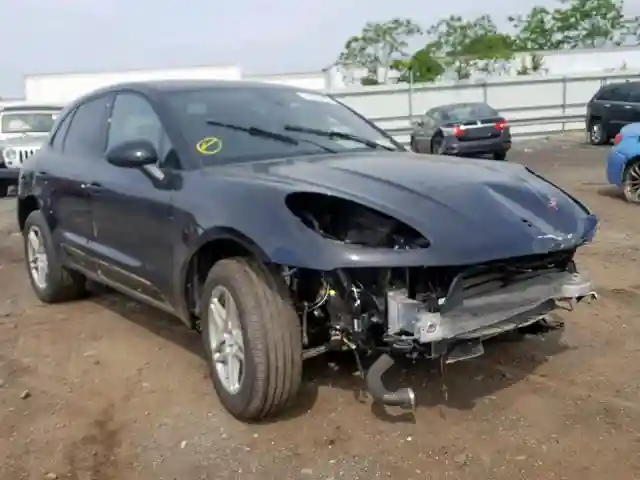 WP1AA2A59JLB14746 2018 PORSCHE MACAN-0