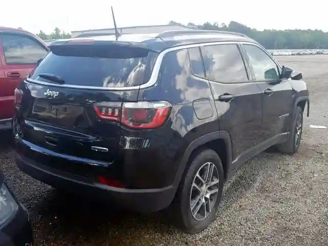 3C4NJCBB2JT495082 2018 JEEP COMPASS LATITUDE-3