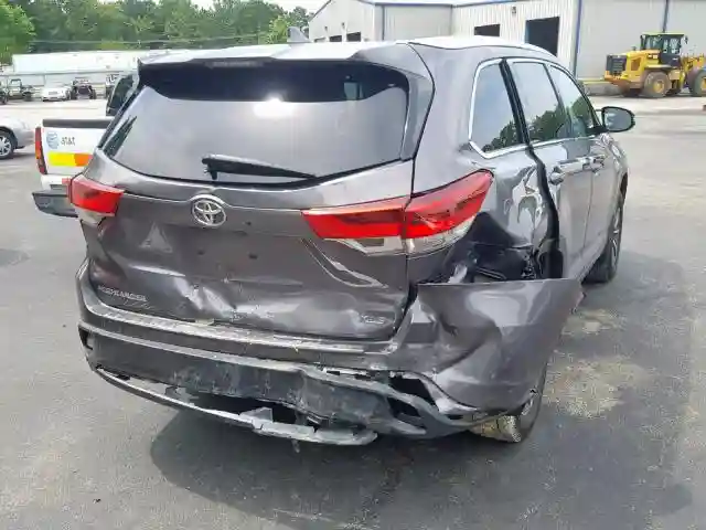 5TDKZRFH9HS515720 2017 TOYOTA HIGHLANDER SE-3
