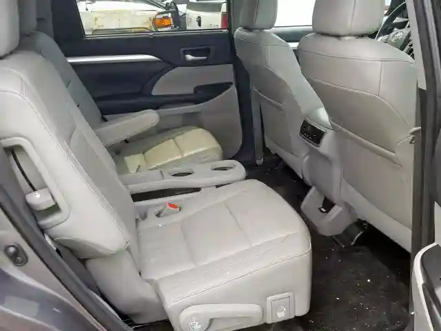 5TDKZRFH9HS515720 2017 TOYOTA HIGHLANDER SE-5