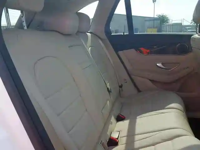 WDC0G4JB3JV096563 2018 MERCEDES-BENZ GLC 300-5