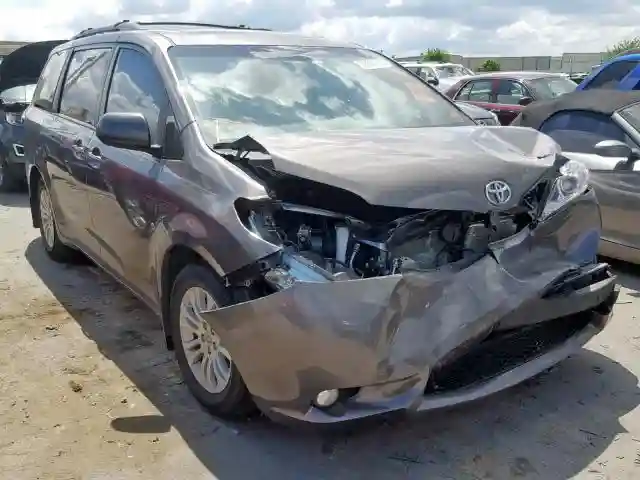 5TDYK3DC0GS764862 2016 TOYOTA SIENNA XLE-0