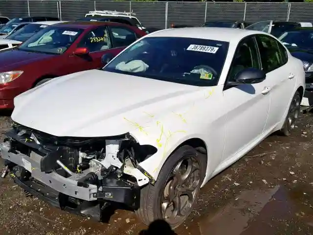 ZARFAEEN7J7596859 2018 ALFA ROMEO GIULIA TI Q4-1