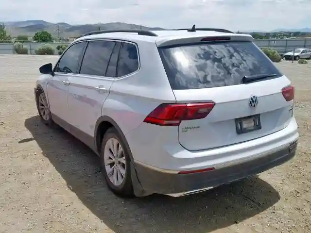 3VV2B7AX5JM094951 2018 VOLKSWAGEN TIGUAN SE-2