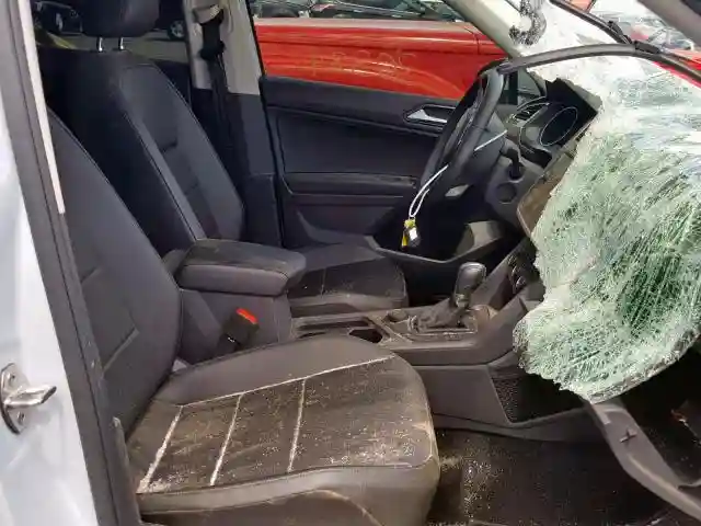 3VV2B7AX5JM094951 2018 VOLKSWAGEN TIGUAN SE-4