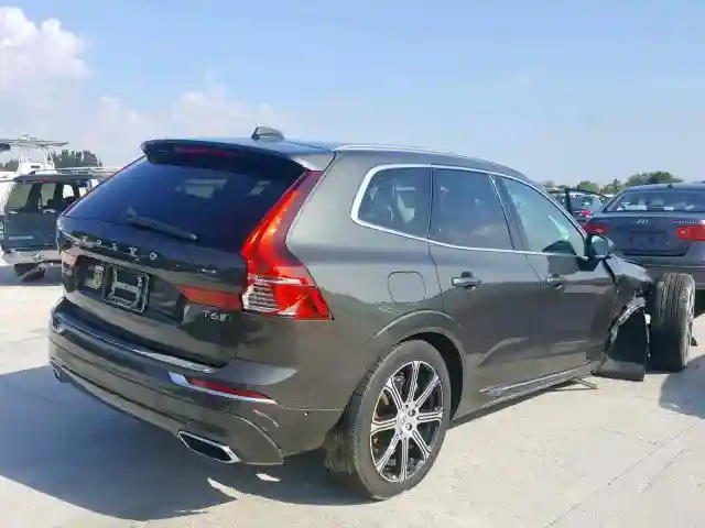 YV4A22RL1J1061793 2018 VOLVO XC60 T6-3