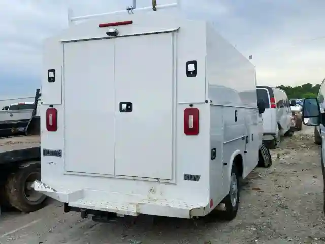 1FDWE3F68JDC31727 2018 FORD ECONOLINE E350 SUPER DUTY CUTAWAY VAN-3