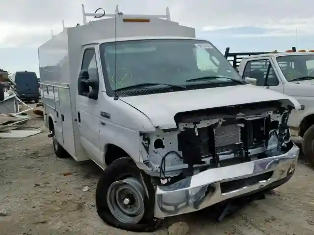 1FDWE3F68JDC31727 2018 FORD ECONOLINE E350 SUPER DUTY CUTAWAY VAN-0