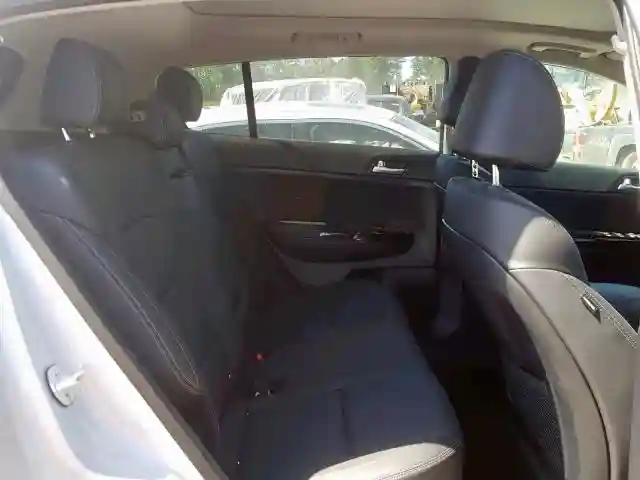KNDPN3ACXJ7448555 2018 KIA SPORTAGE EX-5