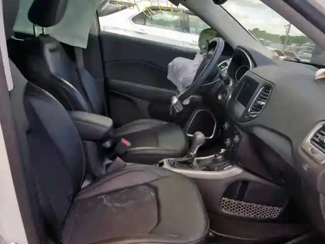 3C4NJDBB7JT345278 2018 JEEP COMPASS LATITUDE-4