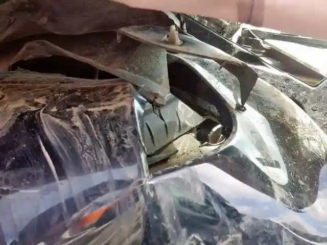 5YJSA1E27HF213479 2017 TESLA MODEL S-4