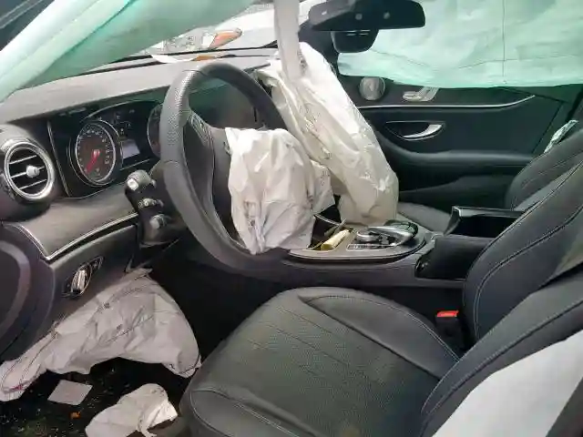 WDDZF4KB7JA309378 2018 MERCEDES-BENZ E 300 4MATIC-4