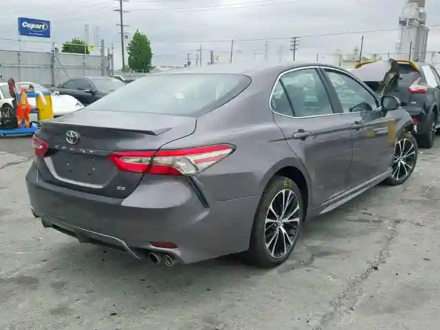 4T1B11HK4JU146926 2018 TOYOTA CAMRY L-3