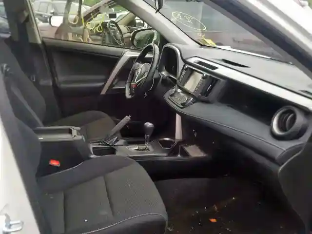 JTMRFREVXJJ241946 2018 TOYOTA RAV4 ADVENTURE-4