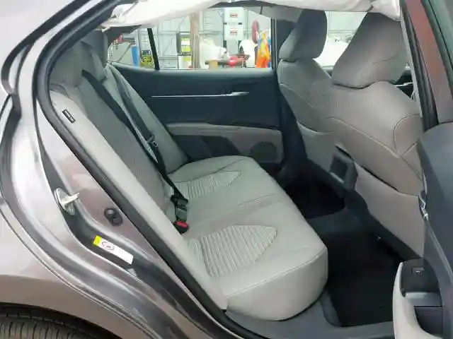 4T1B11HK4JU146926 2018 TOYOTA CAMRY L-5