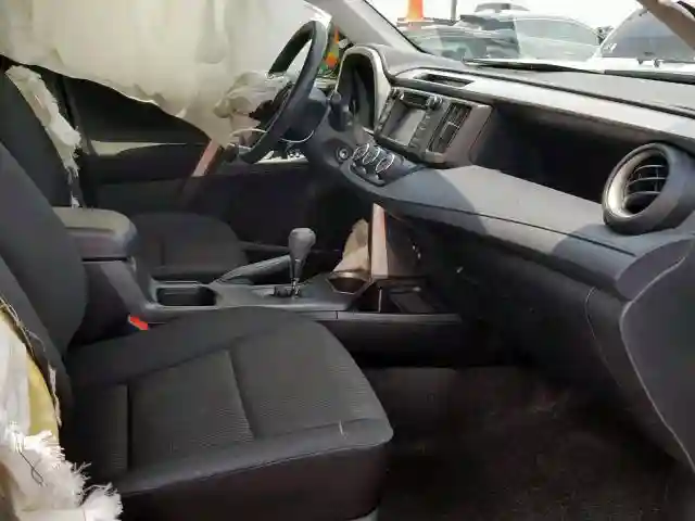 JTMZFREV6JJ177761 2018 TOYOTA RAV4 LE-4