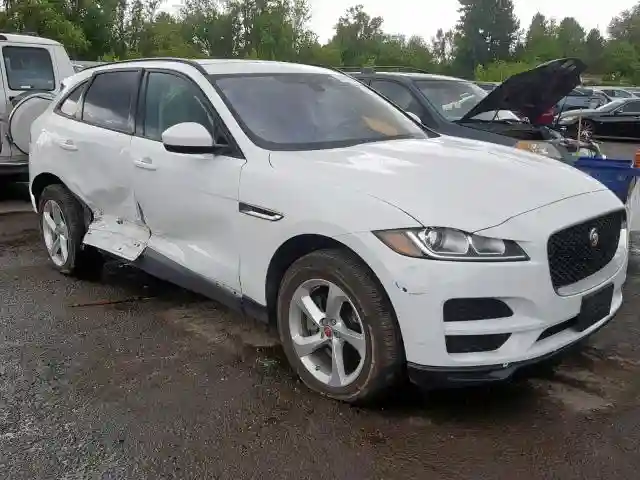 SADCJ2EV2JA241097 2018 JAGUAR F-PACE PREMIUM-0