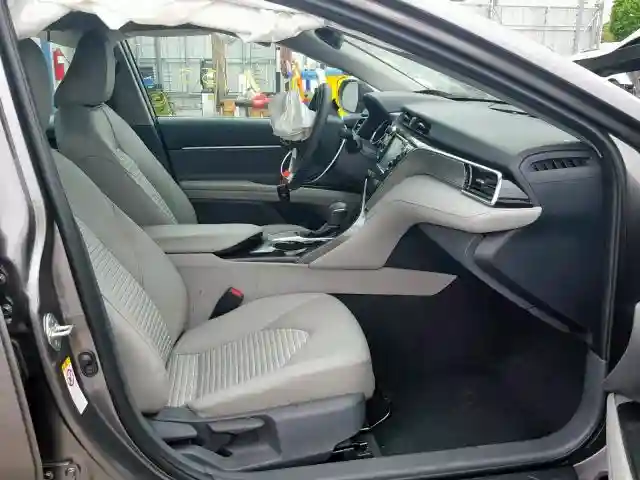 4T1B11HK4JU146926 2018 TOYOTA CAMRY L-4