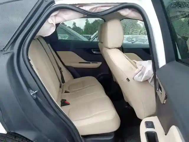 SADCJ2EV2JA241097 2018 JAGUAR F-PACE PREMIUM-5