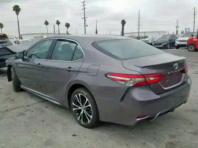 4T1B11HK4JU146926 2018 TOYOTA CAMRY L-2