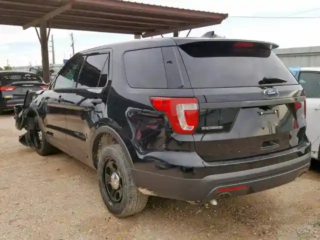 1FM5K8AR1HGD57892 2017 FORD EXPLORER POLICE INTERCEPTOR-2