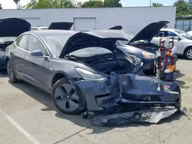 5YJ3E1EA2JF012692 2018 TESLA MODEL 3-0