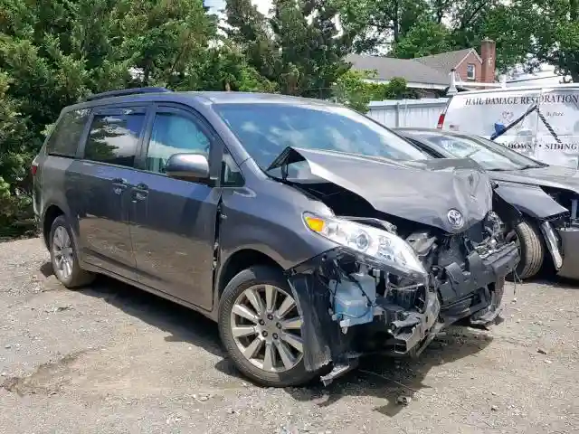 5TDJZ3DC1HS183174 2017 TOYOTA SIENNA LE-0