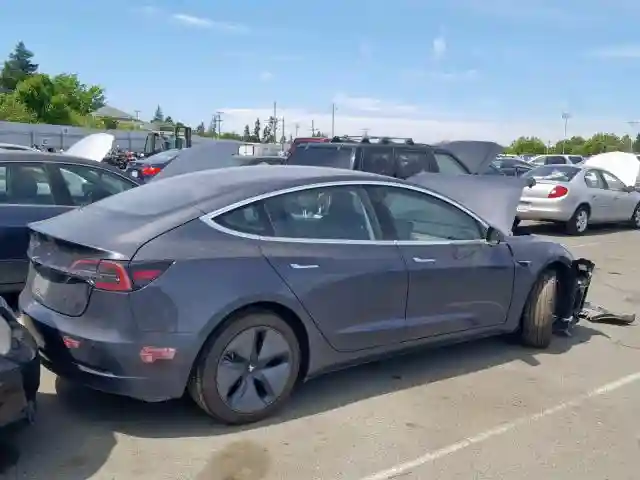 5YJ3E1EA2JF012692 2018 TESLA MODEL 3-3