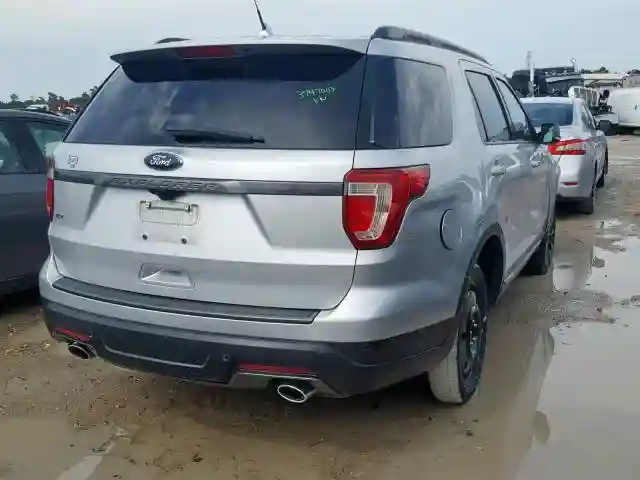 1FM5K7D85JGA97452 2018 FORD EXPLORER XLT-3