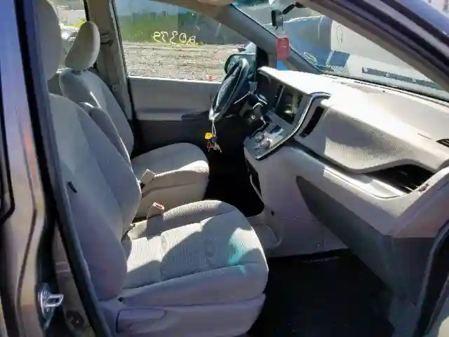 5TDZZ3DCXHS874819 2017 TOYOTA SIENNA-4