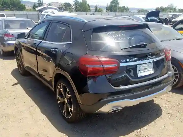 WDCTG4GB1KU006726 2019 MERCEDES-BENZ GLA 250 4MATIC-2