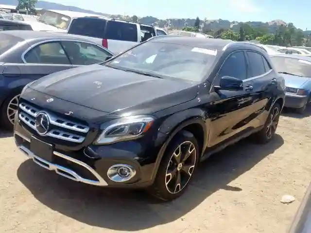 WDCTG4GB1KU006726 2019 MERCEDES-BENZ GLA 250 4MATIC-1