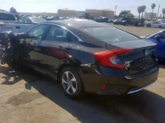 2HGFC2F62KH533413 2019 HONDA CIVIC LX-2