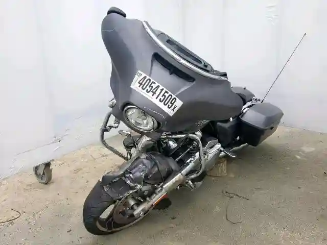 1HD1KRC1XHB682519 2017 HARLEY-DAVIDSON FLHXS STREET GLIDE SPECIAL-1