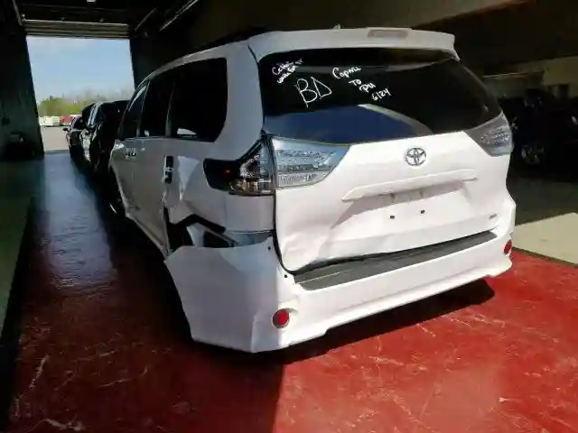 5TDXZ3DC0KS978587 2019 TOYOTA SIENNA SE-2