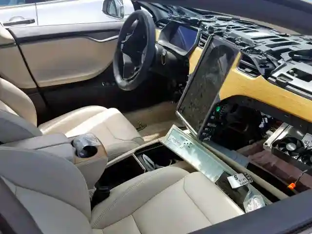 5YJSA1E23JF267450 2018 TESLA MODEL S-4