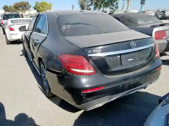 WDDZF4JB7JA308359 2018 MERCEDES-BENZ E 300-2