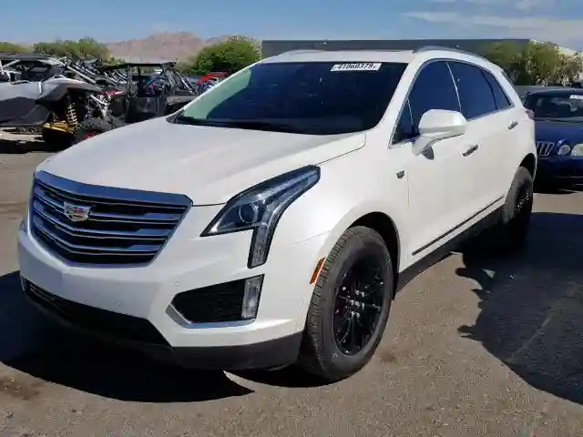1GYKNBRS0HZ245098 2017 CADILLAC XT5 LUXURY-1