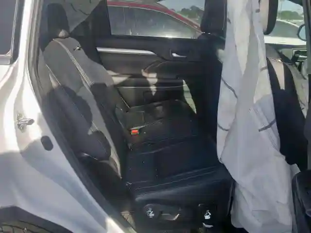 5TDJZRFH7HS514514 2017 TOYOTA HIGHLANDER SE-5