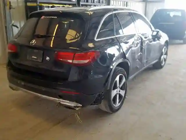 WDC0G4JB9HF135452 2017 MERCEDES-BENZ GLC 300-3