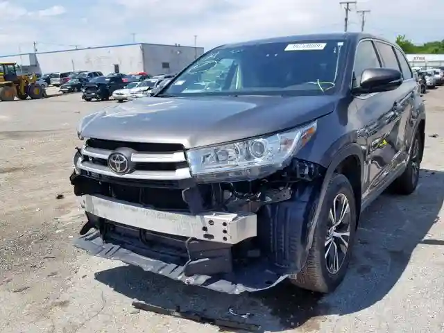 5TDZARFHXHS026121 2017 TOYOTA HIGHLANDER LE-1