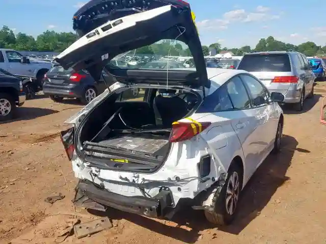 JTDKARFP1J3085364 2018 TOYOTA PRIUS PRIME-3
