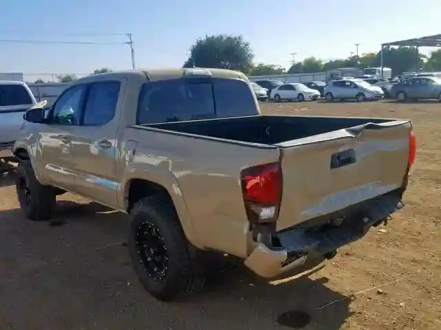 3TMAZ5CN9JM061876 2018 TOYOTA TACOMA DOUBLE CAB-2
